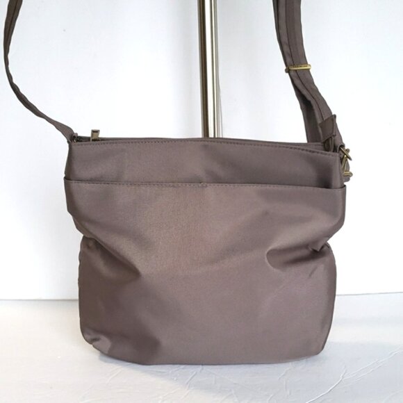 Travelon Anti-Theft Quilted Crossbody Bag - Picture 4 of 10